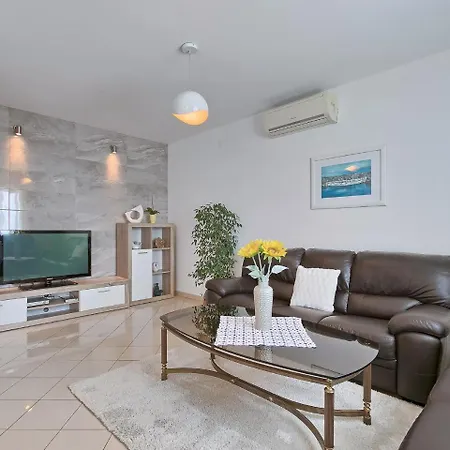 Apartment Noa Pula
